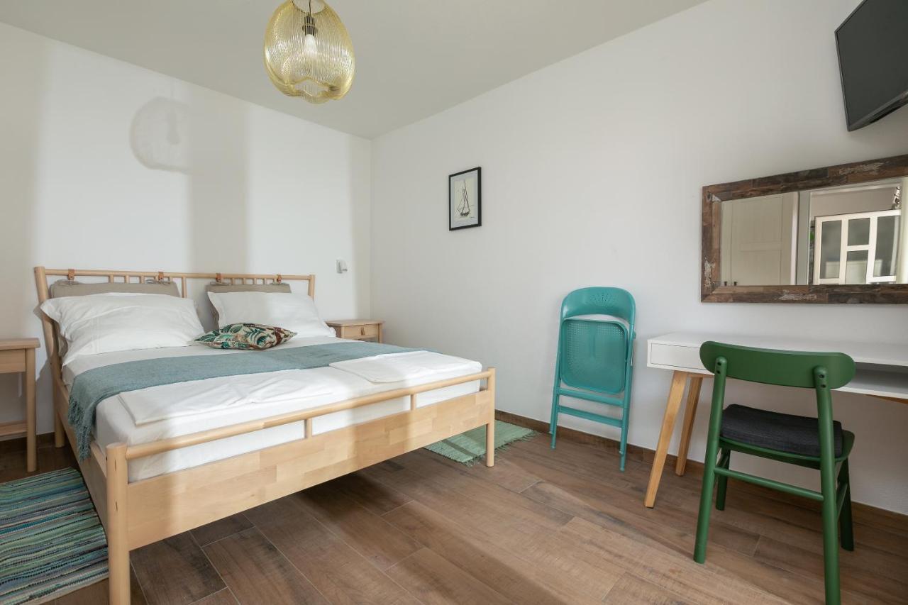 La Casa Di Nonno Appartement Milna  Buitenkant foto