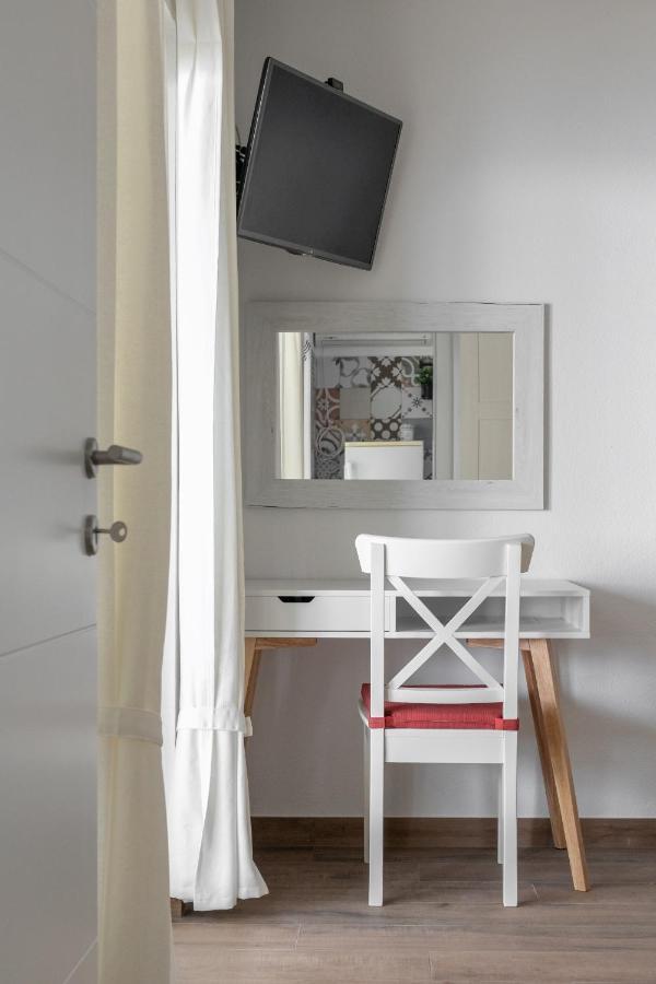 La Casa Di Nonno Appartement Milna  Buitenkant foto