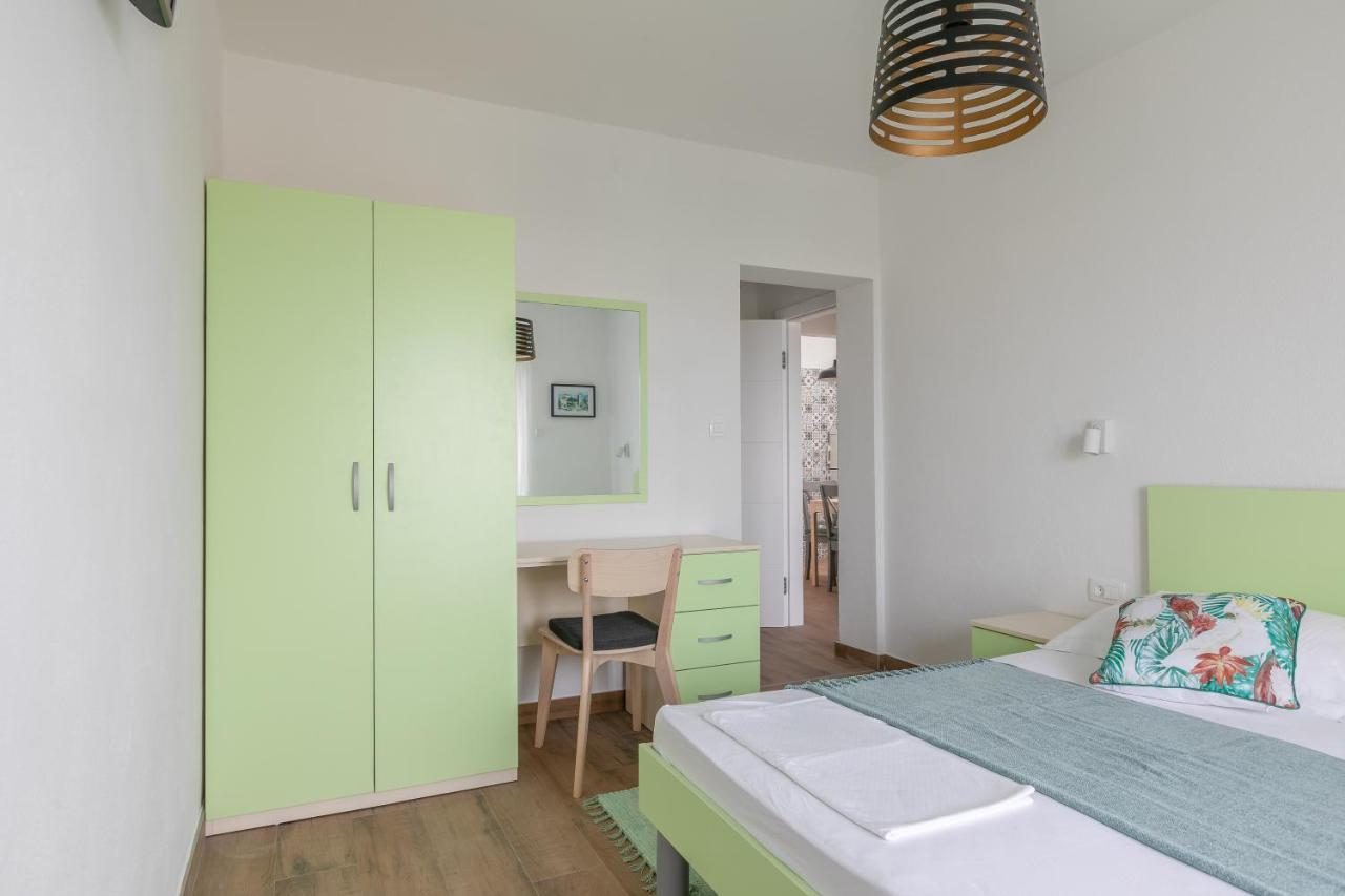 La Casa Di Nonno Appartement Milna  Buitenkant foto