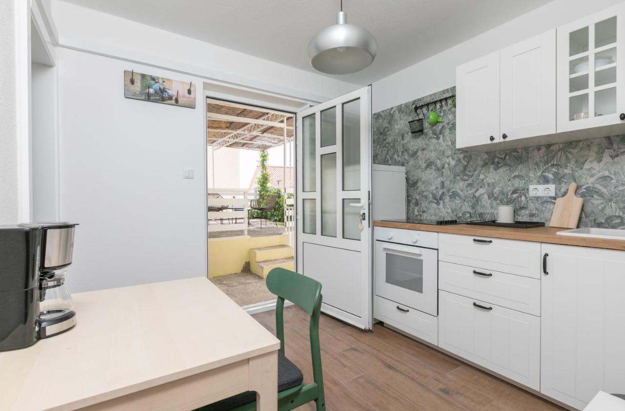 La Casa Di Nonno Appartement Milna  Buitenkant foto