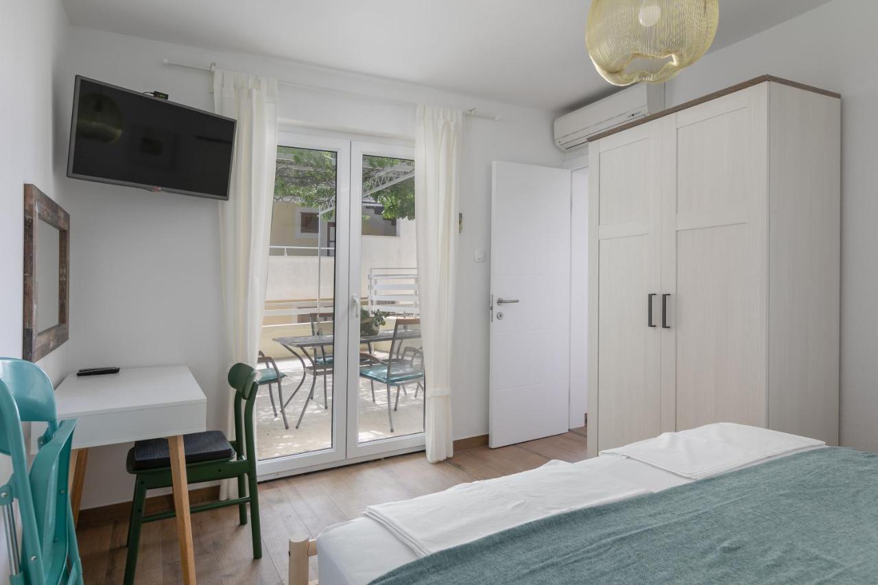 La Casa Di Nonno Appartement Milna  Buitenkant foto