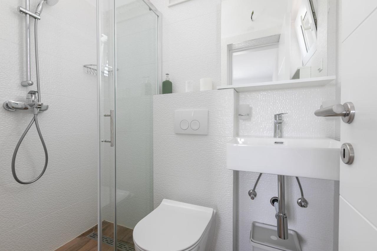 La Casa Di Nonno Appartement Milna  Buitenkant foto