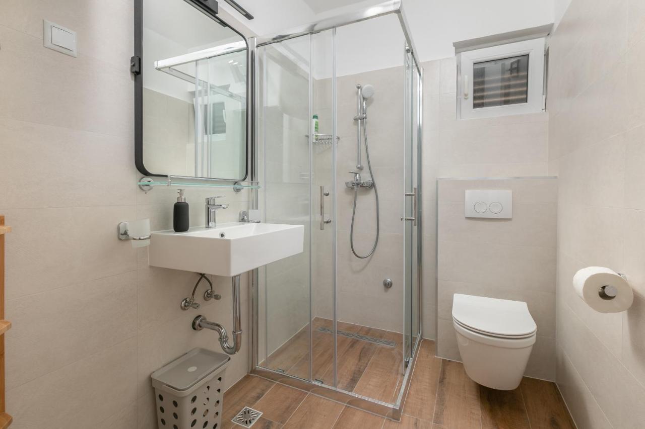 La Casa Di Nonno Appartement Milna  Buitenkant foto